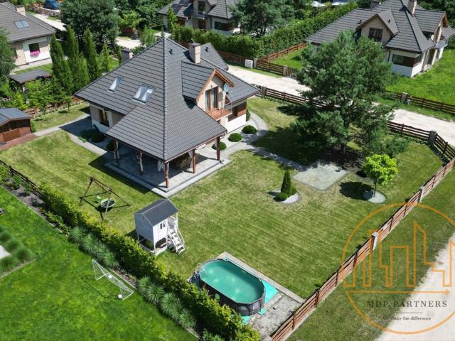 Dom 178 m² w Kątach z basenem i tarasem polecam!