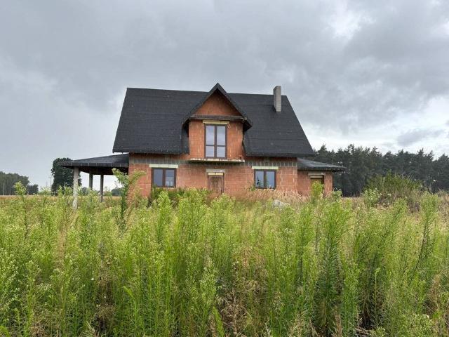 Dom 171 m² w Skomlinie z dużą działką i potencjałem wykończenia