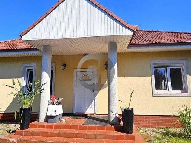 Dom 180 m² z kominkiem, garażem i dużą działką