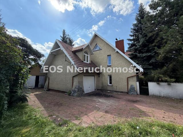 Dom 180 m² z magazynem, ogrzewanie olejowe polecam!
