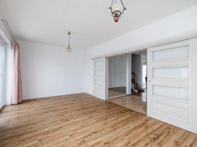Dom 195 m² z kominkiem i balkonem w Kosakowie polecam