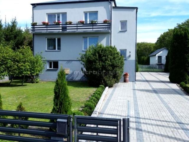 Dom 190 m², Bronina
