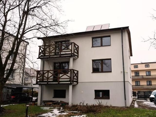 Dom 200 m2 z garażem i 2 mieszkaniami w Skawinie