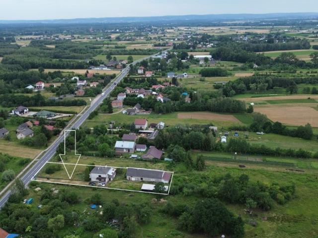 Dom 200 m² z działką 0,1925 ha budynki usługowe