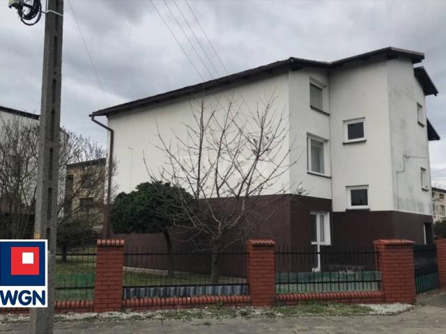 Dom 200 m2 z piwnicą, altaną i dużą działką