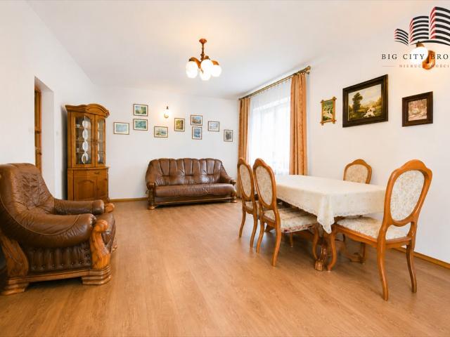 Dom 214 m² z ogrodem, garażem i fotowoltaiką