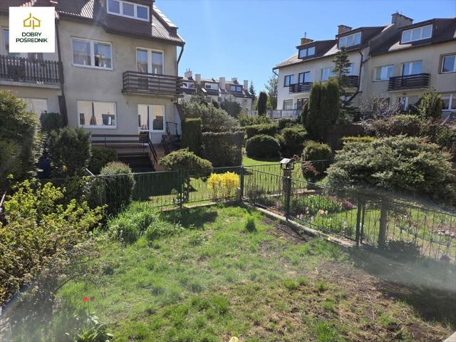 Do sprzedania dom 240 m² z garażem i ogrodem w Gdyni