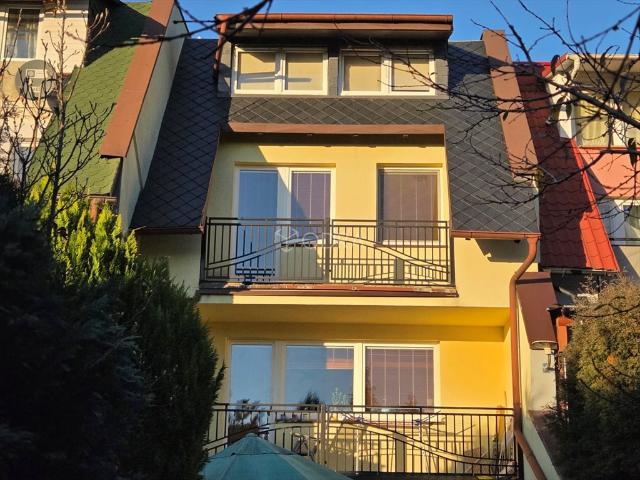 Dom 240m2 z garażem i ogrodem w Jelcz Laskowicach