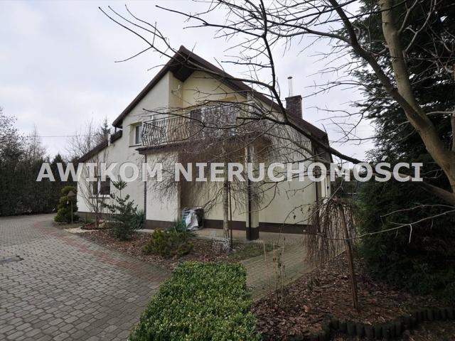Dom 275 m² z dużą działką 4390 m² w Nadarzynie