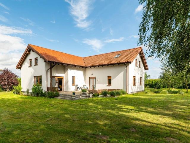 Dom 278 m² z 6 sypialniami, garażem, ogrzewaniem podłogowym zapraszam