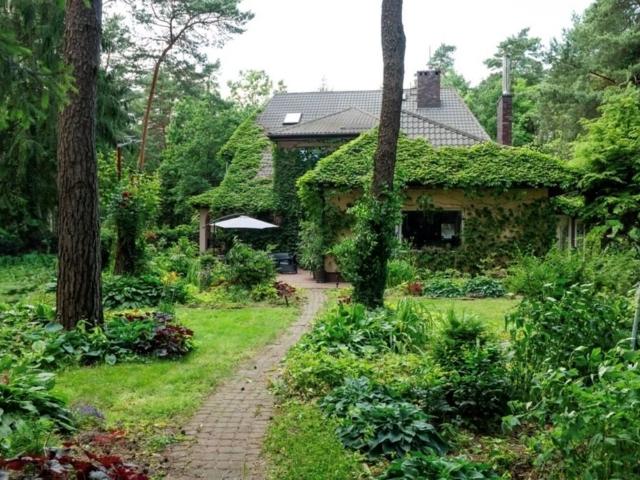 Dom 297 m² + niezależny budynek 102 m² w Magdalence polecam!