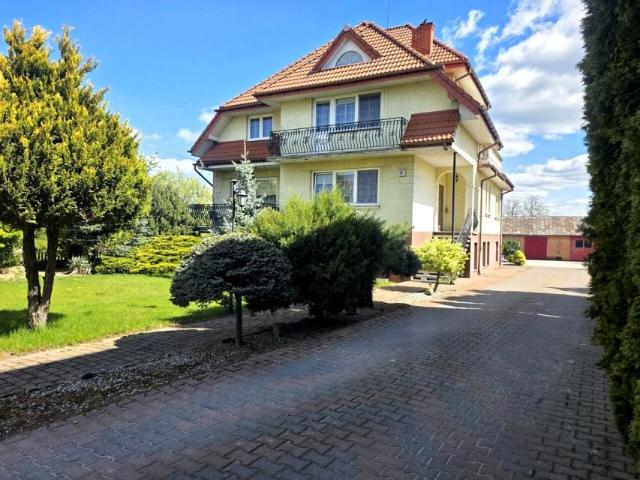 Dom 290 m², Kowale