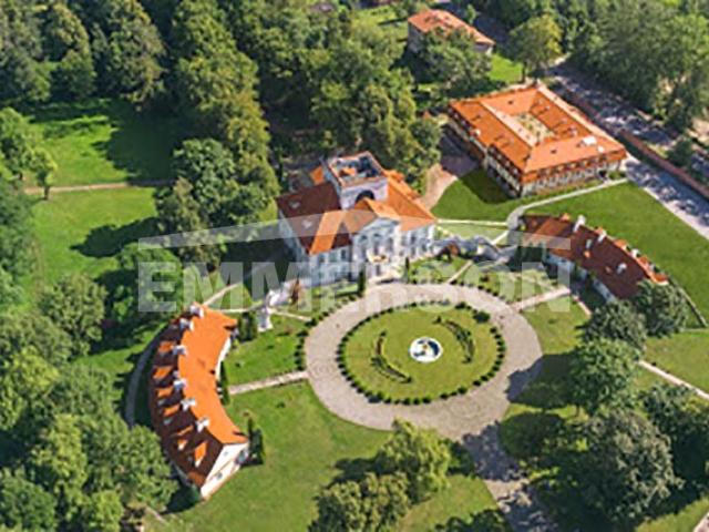 Dom 2 500 m², Sterdyń
