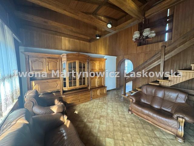 Do sprzedania przestronny dom 307 m² w Lubinie