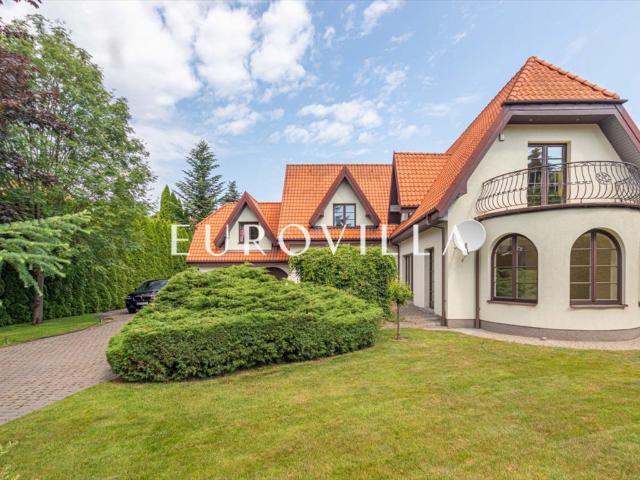Dom 350 m2 na zamkniętym osiedlu Konstancin Jeziorna