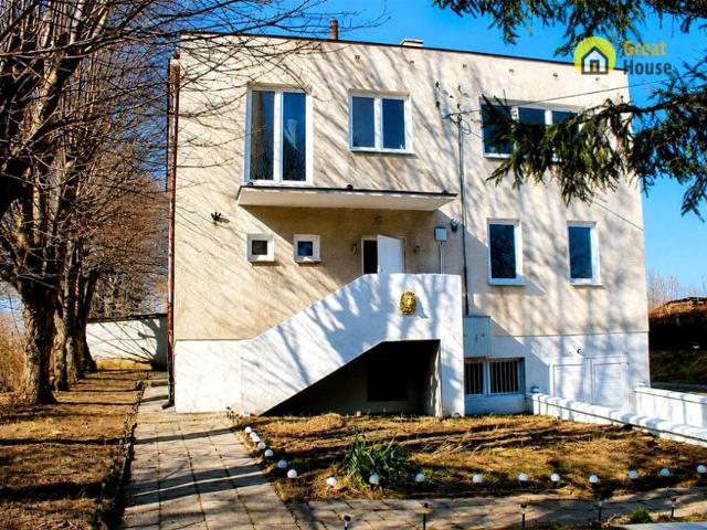 Dom 360 m², Hulcze