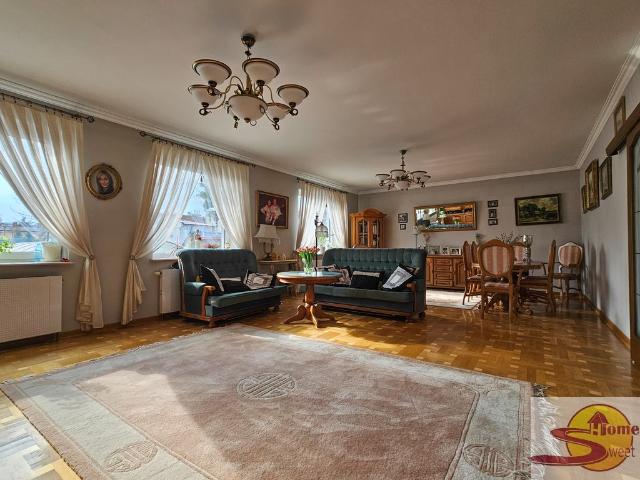 Dom 442 m² z lokalem usługowym w centrum Radomia