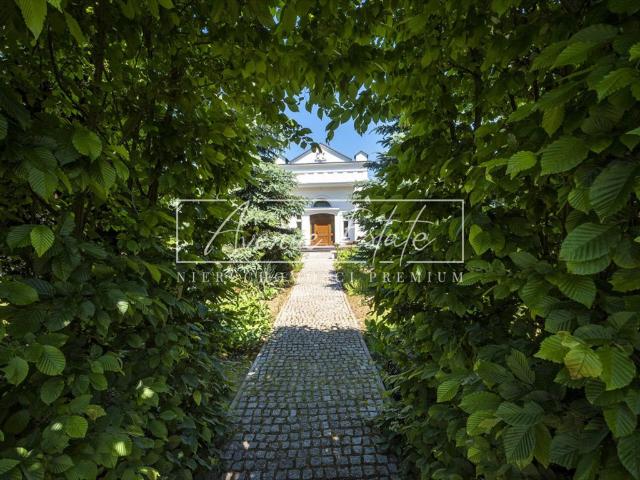 Dom 590 m² z pięknym ogrodem w Konstancinie Jeziornie