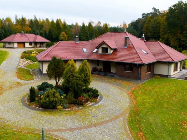 Dom 609,06 m², Bydlino