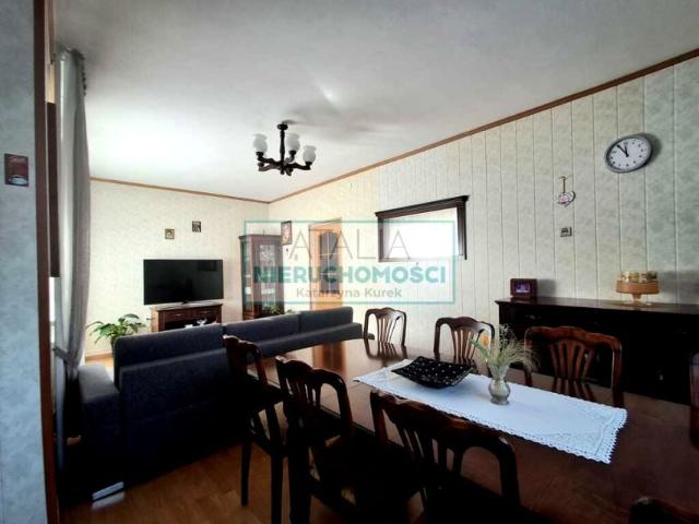 Dom 600 m², Wolica