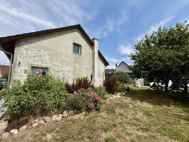 Do sprzedania dom 90 m² z ogrodem, garażem i werandą