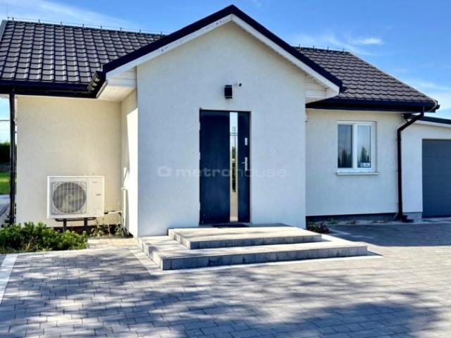 Dom 90 m², Nidek