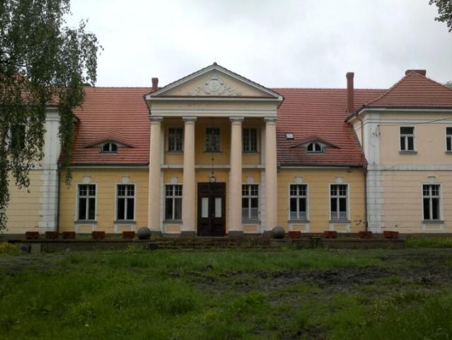 Dom 956 m², Drobnin