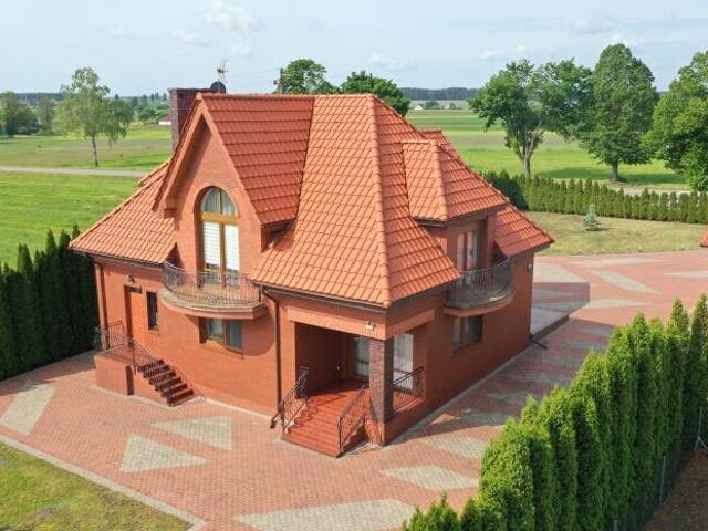 Dom, Czerwone, 187.00 m², sprzedam dom