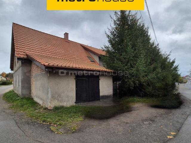 Dom, Czerwonka, 300.00 m², sprzedam dom