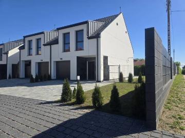 Dom bliźniak 120 m2 z 4 pokojami i salonem z aneksem