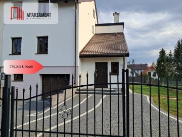 Dom bliźniak po remoncie z własną działką i garażem