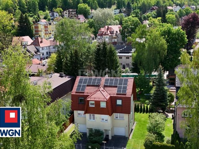 Zapraszam do zakupu bliźniaka w centrum Polanicy Zdroju z ogrodem