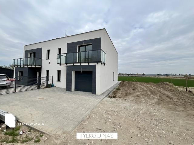 Dom bliźniak 140 m2 z garażem i tarasem w Kiekrzu