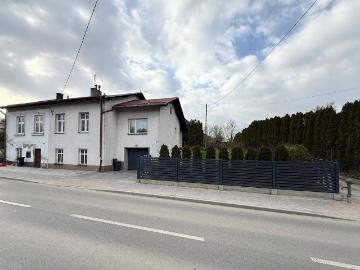 Dom bliźniak z garażem i dużym poddaszem w centrum Łańcuta
