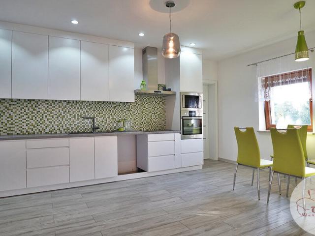 Dom, Giewartów, Armii Krajowej, 280.00 m², sprzedam dom