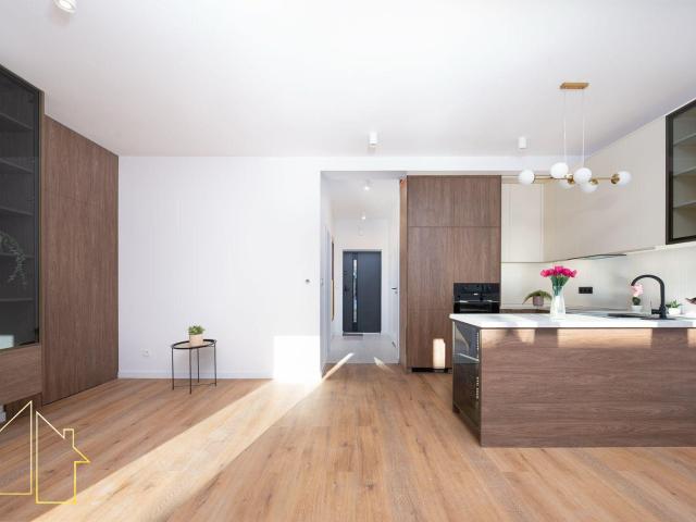 Dom, Grabiny, 200.00 m², sprzedam dom