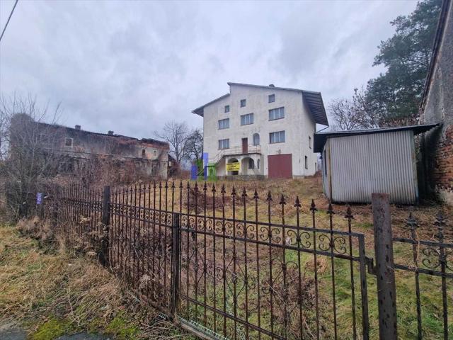 Dom do remontu 400 m² z potencjałem w Ratowicach