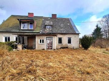 Dom do remontu z dużą działką w Czetowicach, 71 m²