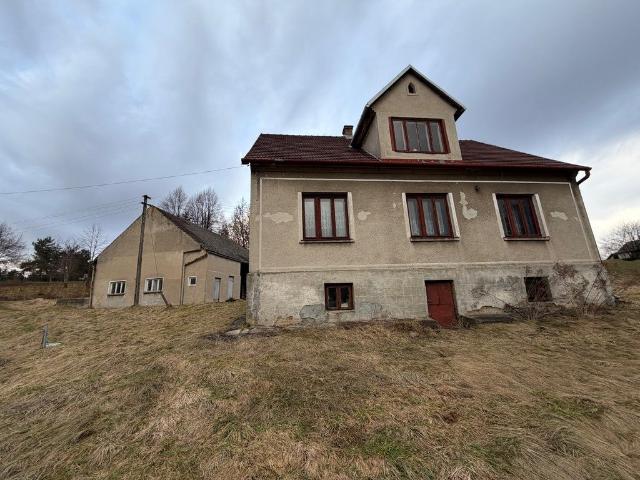 Dom do remontu z dużą działką i stodołą polecam