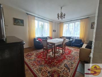 Dom do remontu z garażem i dodatkowymi pomieszczeniami