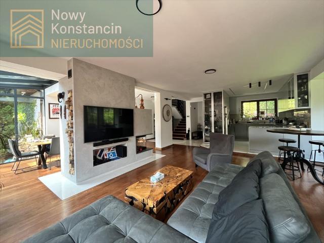Dom do wynajęcia 265 m² w Konstancinie Jeziornej nowoczesny, z ogrodem