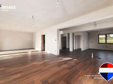 Deweloperski dom z dużym potencjałem przy DK52, 175 m2