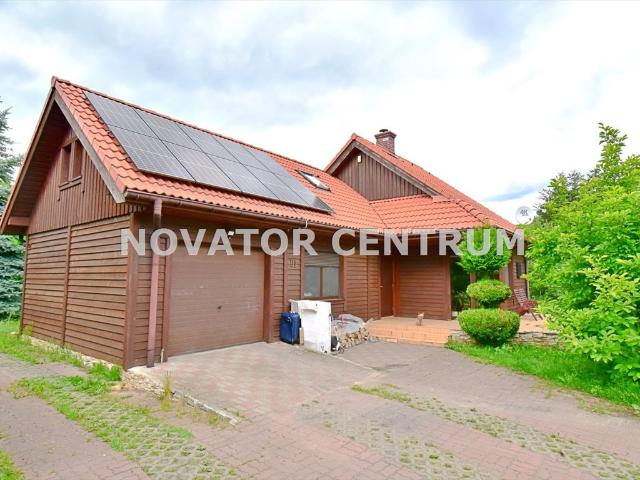 Dom drewniany 160 m2 z panelami fotowoltaicznymi