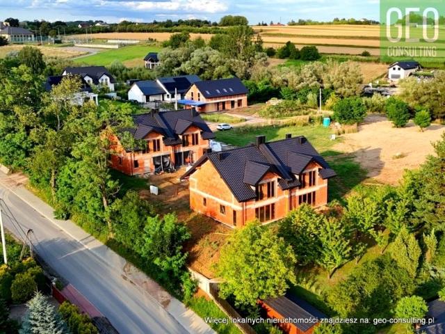 Dom duży bliźniak z garażem Więcławice Stare 151,40 m², Michałowice