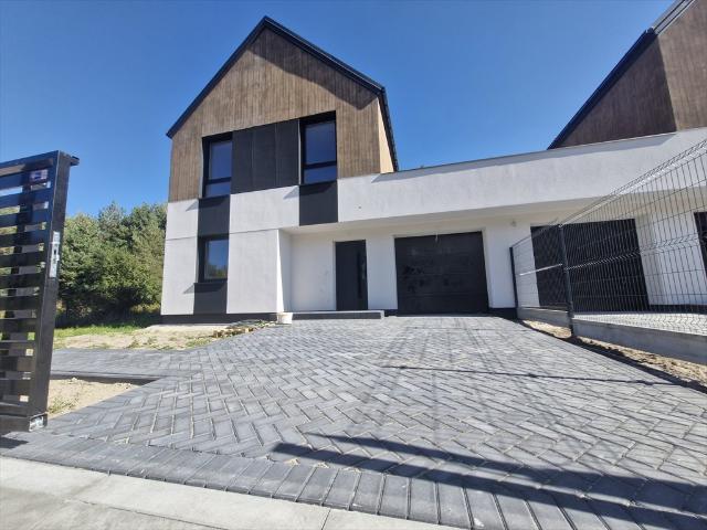 Dom dwulokalowy 127 m² z własną działką Wiązowna