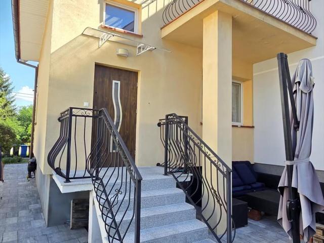 Dom dwurodzinny 249 m² Mniszek z bliskością jeziora