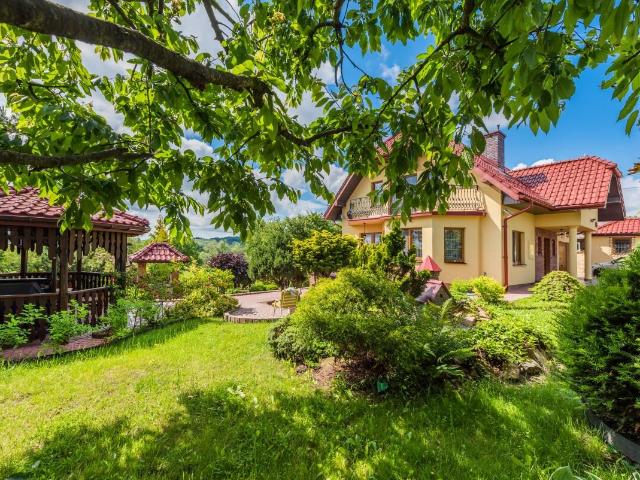 Dom, Dzierżaniny, 140.50 m², sprzedam dom