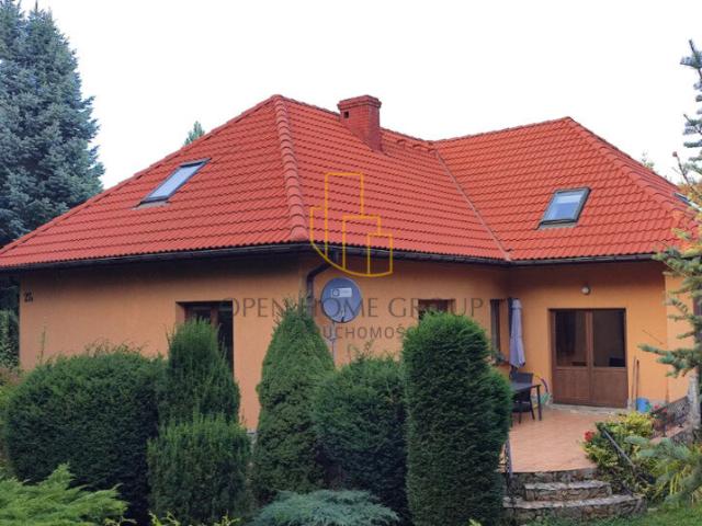 Dom, Komarno, 160.00 m², sprzedam dom