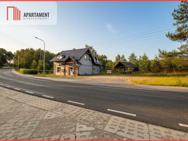 Dom handlowo usługowy z 2 piętrami i 3 wejściami polecam!