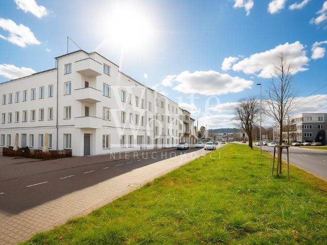 Dom inwestycyjny w Gdyni Orłowo 1200 m² z lokalami wynajętymi